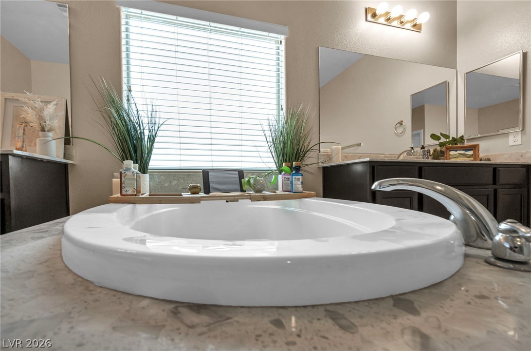 1636 Blue Cliffs Avenue Henderson, NV 89014 - Photo 38 of 61