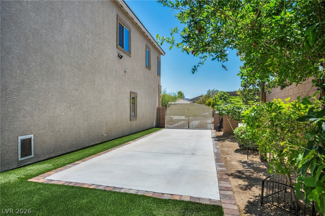 1636 Blue Cliffs Avenue Henderson, NV 89014 - Photo 44 of 61