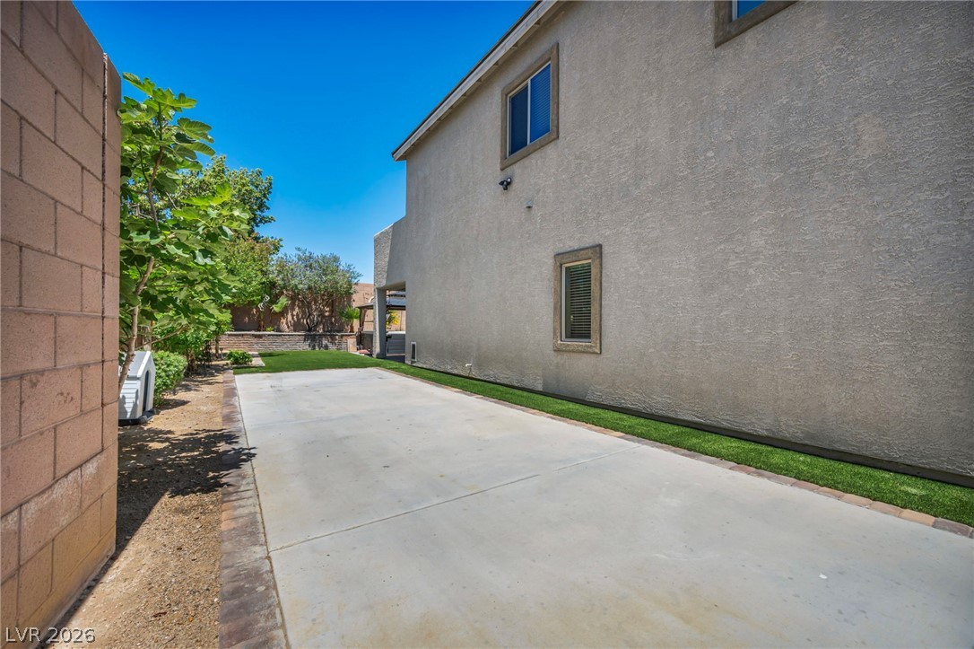 1636 Blue Cliffs Avenue Henderson, NV 89014 - Photo 48 of 61
