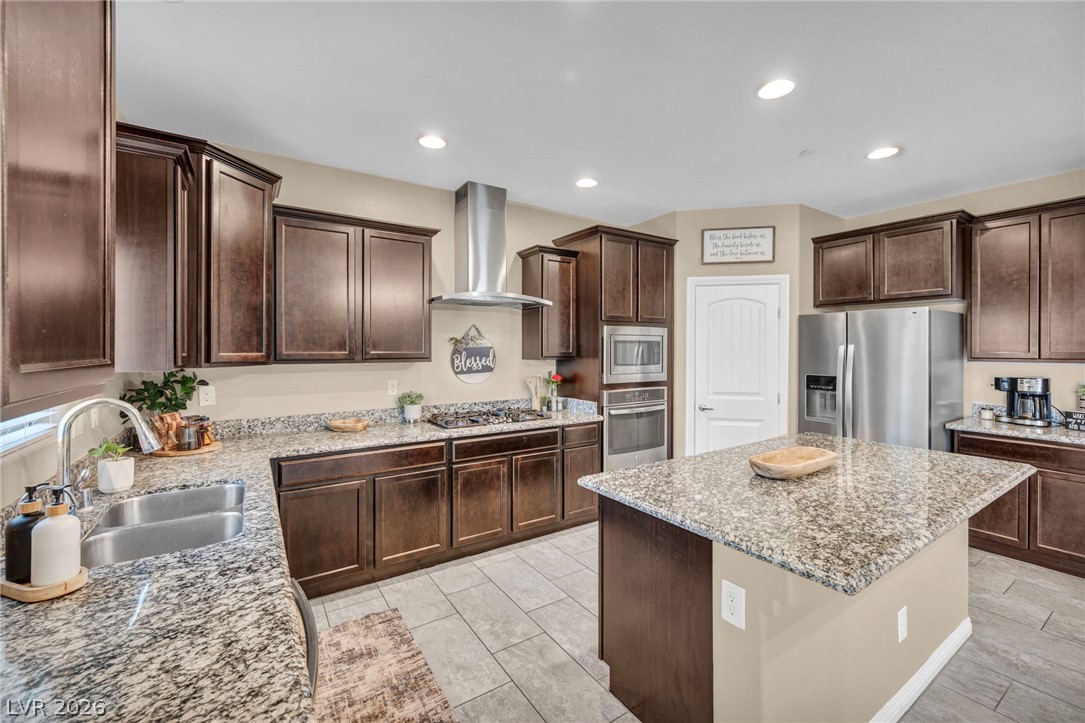 1636 Blue Cliffs Avenue Henderson, NV 89014 - Photo 8 of 61