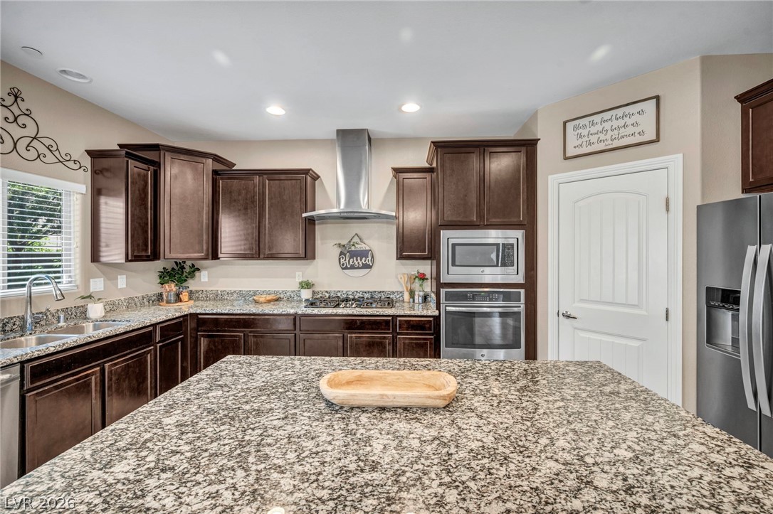 1636 Blue Cliffs Avenue Henderson, NV 89014 - Photo 10 of 61