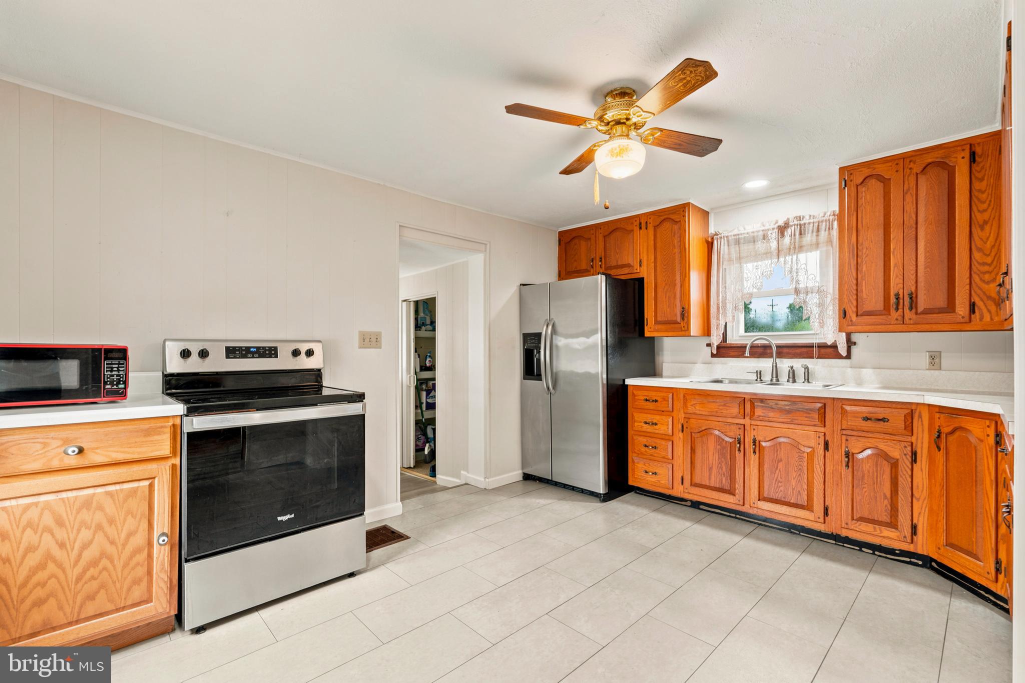 1132 Security Road Hagerstown, MD 21742 - Photo 5 of 33