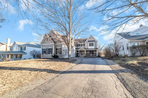 $1,250,000 | 141 Walnut Street, Libertyville, IL 60048