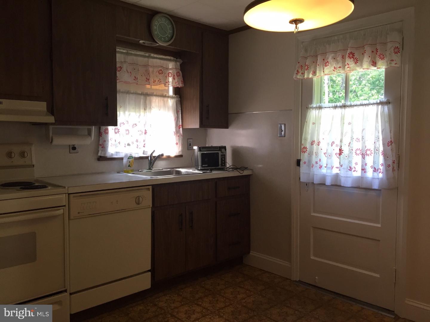 531 Ridley Circle Morton, PA 19070 - Photo 6 of 16 Gallery Image 6