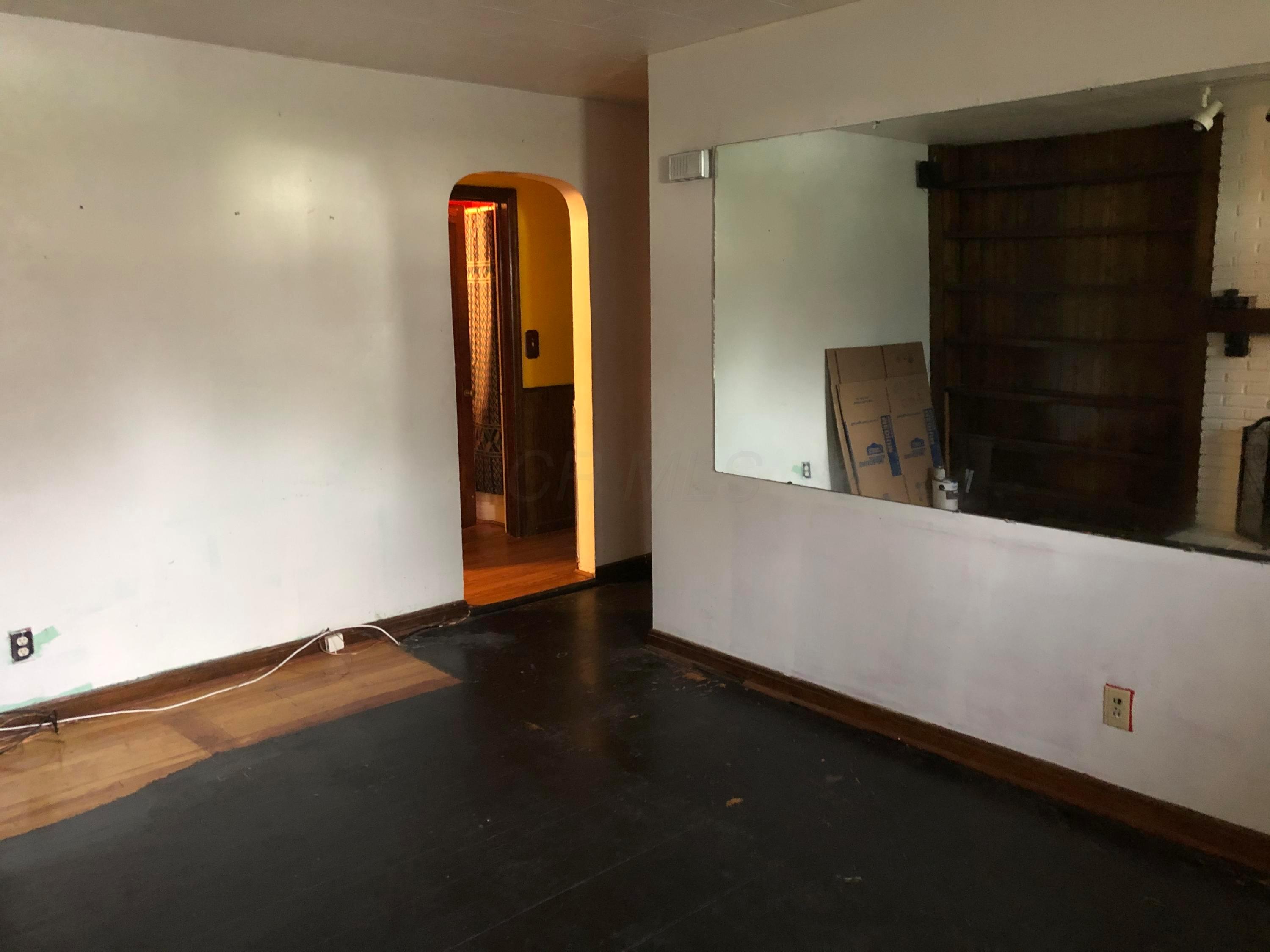 118 North James Road Columbus, OH 43213 - Photo 24 of 38