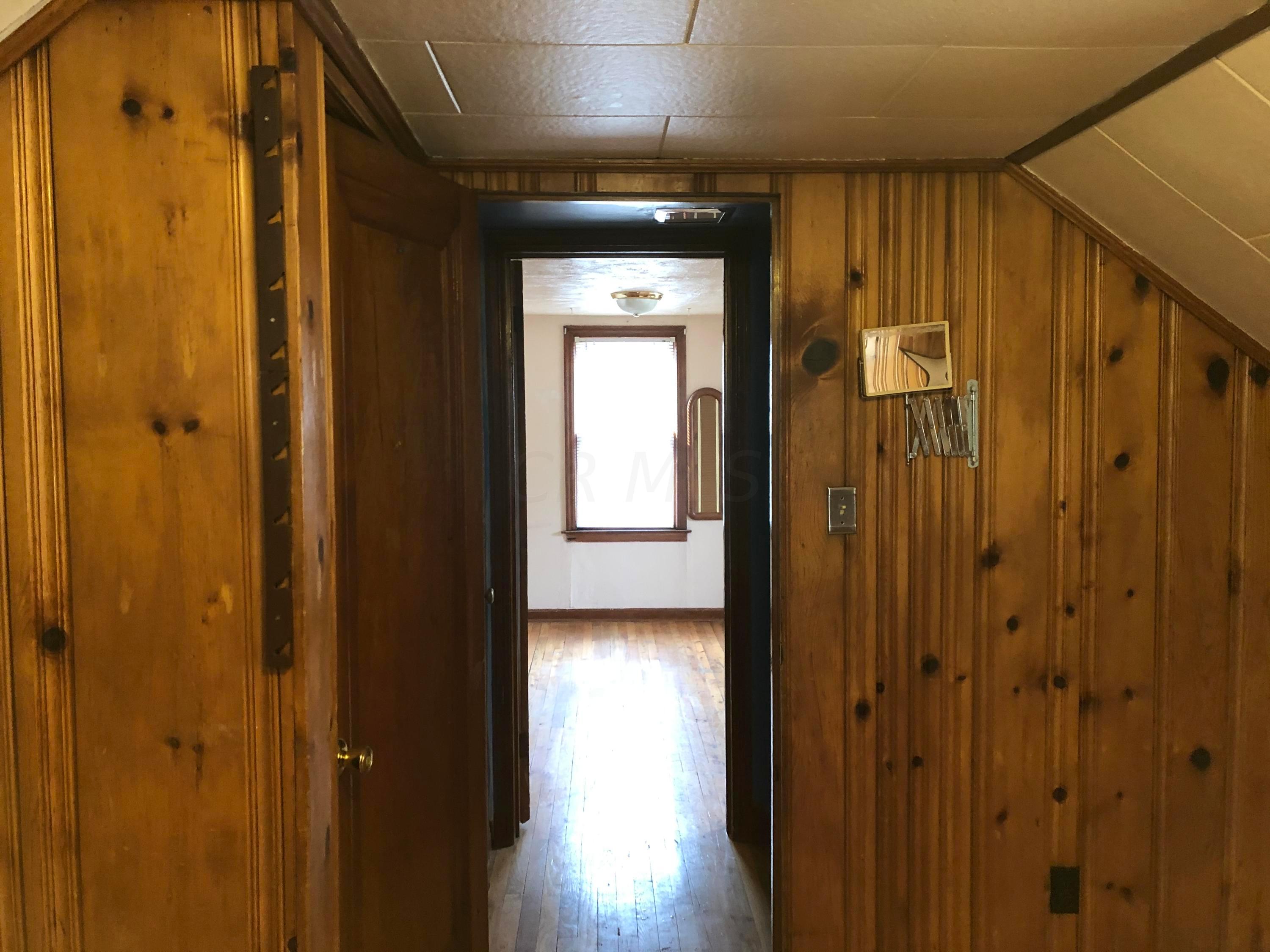 118 North James Road Columbus, OH 43213 - Photo 29 of 38