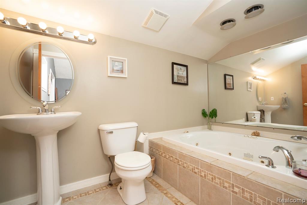 3611 Hogback Road Fowlerville, MI 48836 - Photo 6 of 22 Gallery Image 6