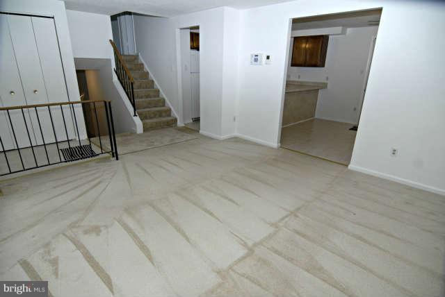 13106 North Point Lane Laurel, MD 20708 - Photo 3 of 30 Living Room