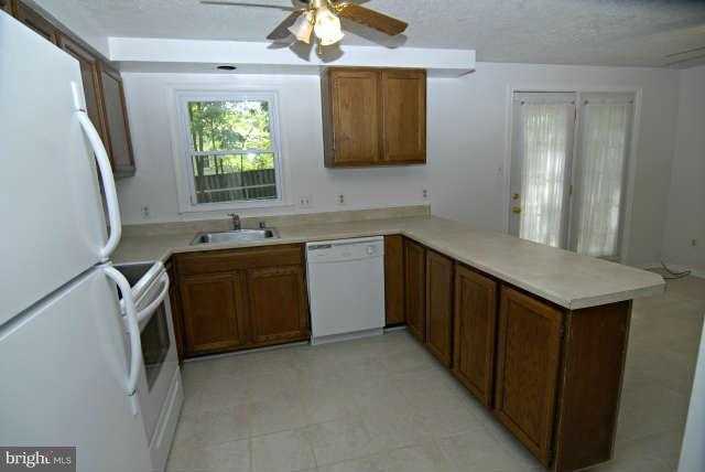 13106 North Point Lane Laurel, MD 20708 - Photo 6 of 30 Kitchen
