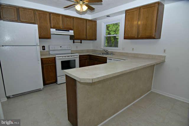 13106 North Point Lane Laurel, MD 20708 - Photo 7 of 30 Kitchen