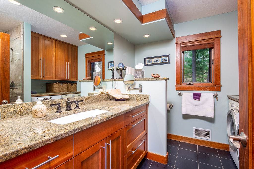 10719 Center Road Traverse City, MI 49686 - Photo 11 of 37 1866344-10.JPG
