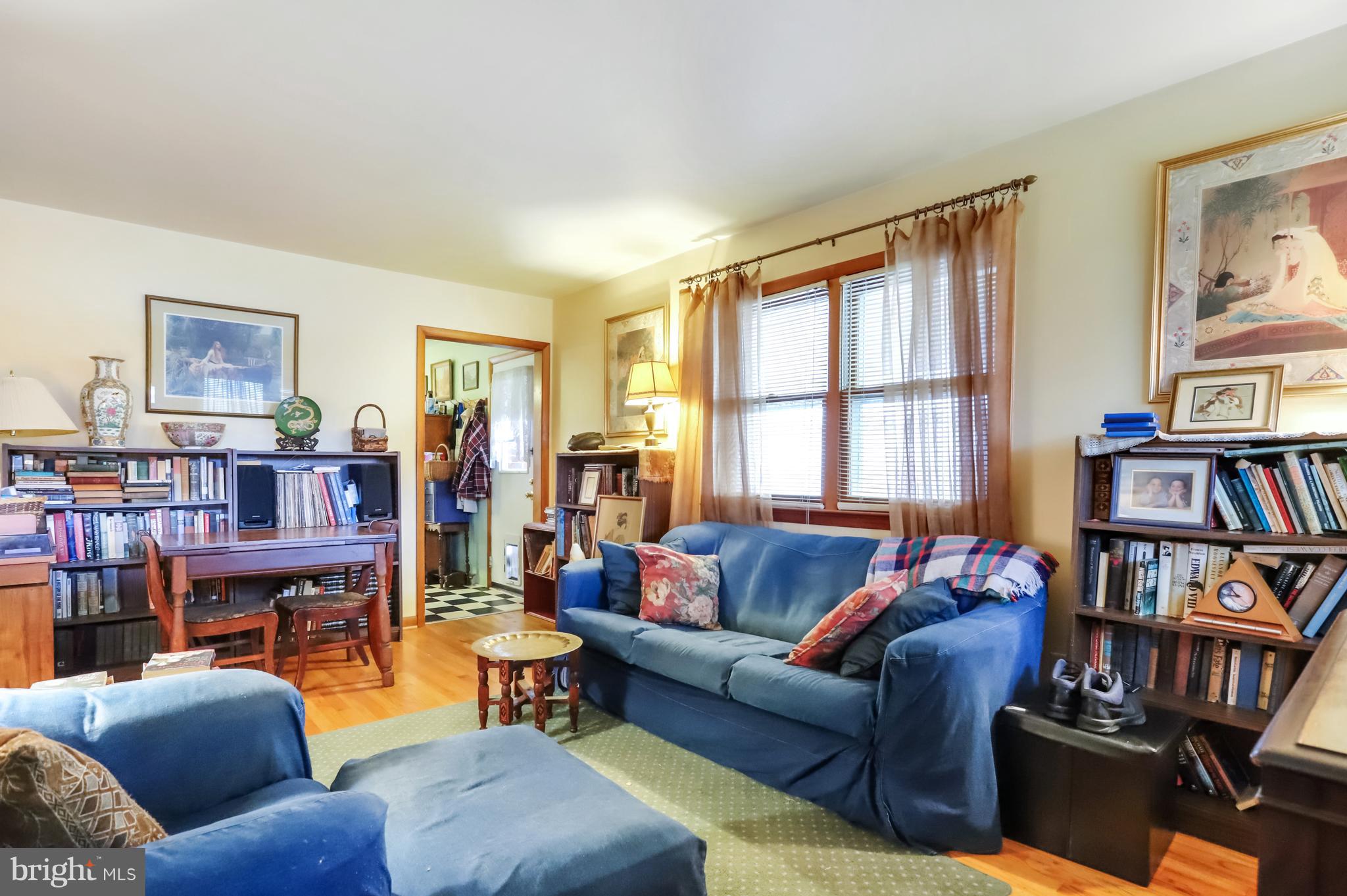 716 Medway Road Hagerstown, MD 21740 - Photo 2 of 23 Traditional layout w/wood flooring throughout