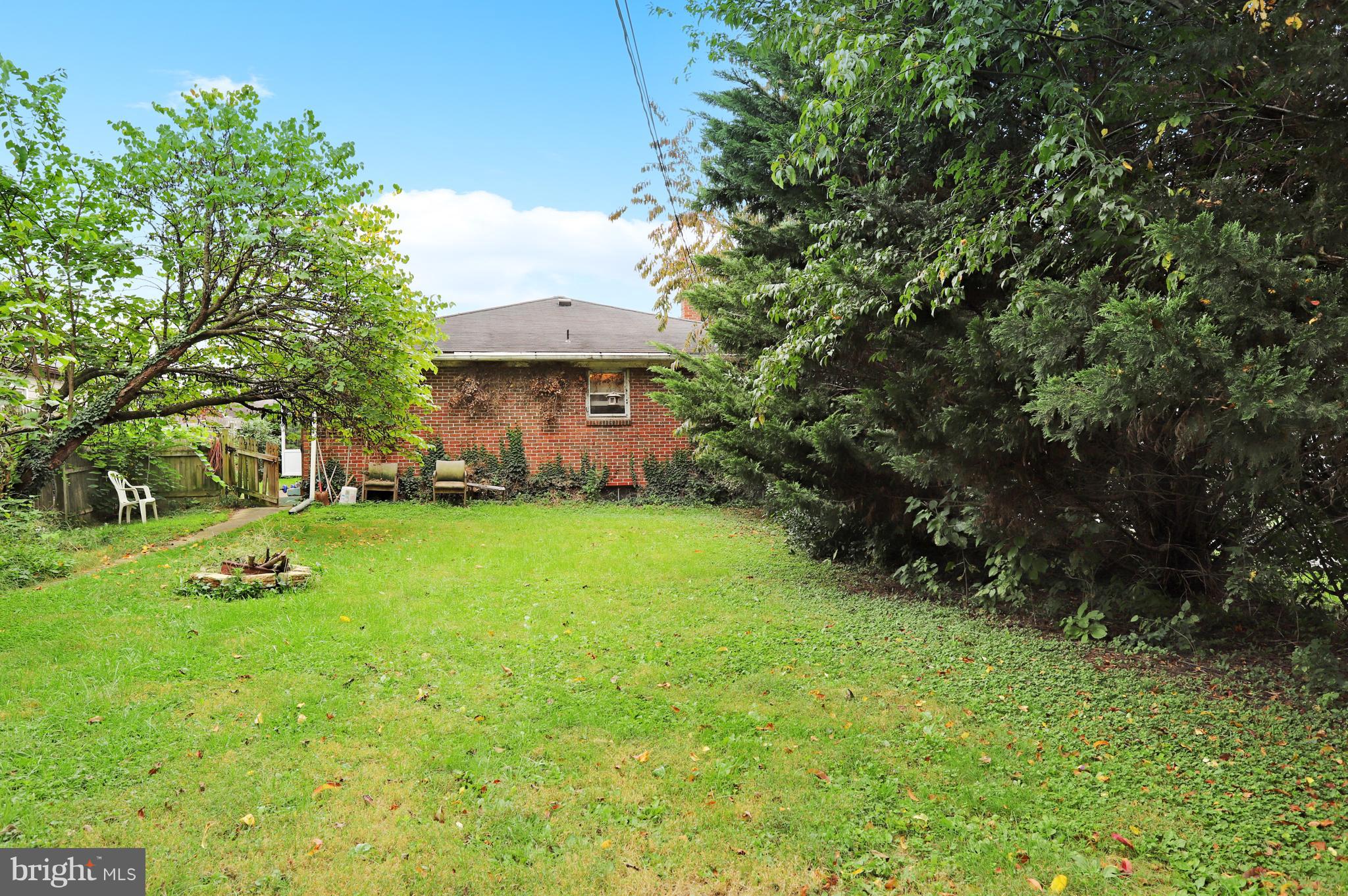 716 Medway Road Hagerstown, MD 21740 - Photo 21 of 23 Wonderful front & back yard space