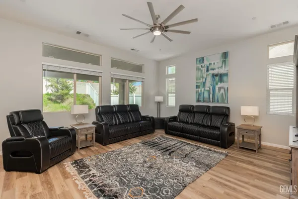$640,000 | Undisclosed Address, Bakersfield, CA 93311