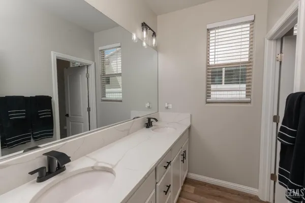 $640,000 | Undisclosed Address, Bakersfield, CA 93311