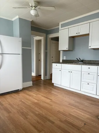 $2,300 | 59 Dow Street, Unit 1, Salem, MA 01970
