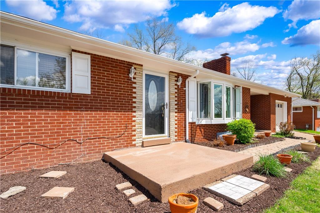 816 7th Street Rochester, PA 15074 - Photo 4 of 32