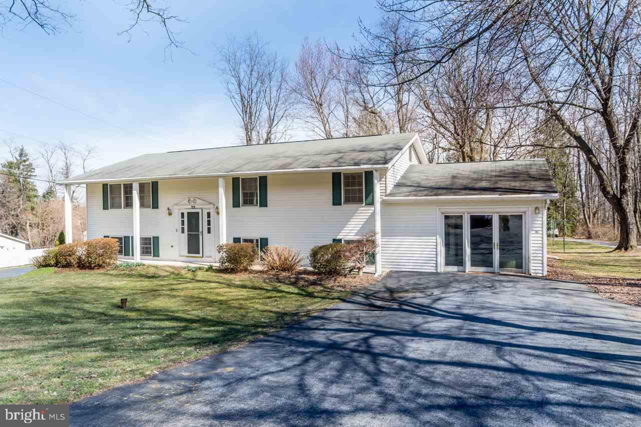 22 Hamilton Road Boiling Springs, PA 17007 - Photo 2 of 25 Gallery Image 2