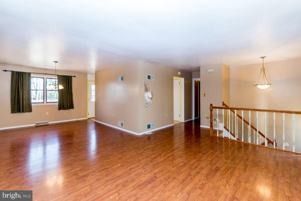 22 Hamilton Road Boiling Springs, PA 17007 - Photo 5 of 25 Gallery Image 5