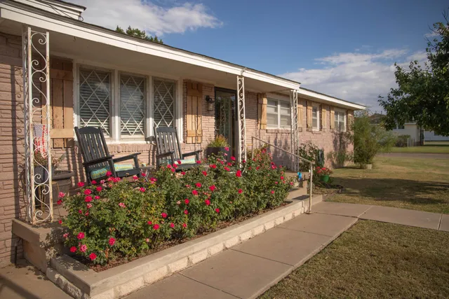 $215,000 | 800 Maple Avenue, Panhandle, TX 79068