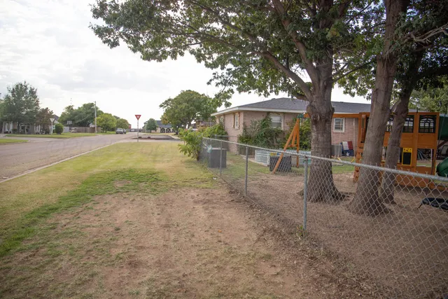 $215,000 | 800 Maple Avenue, Panhandle, TX 79068