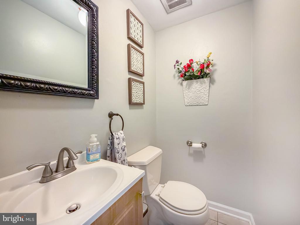 21 Rotterdam Road North Holland, PA 18966 - Photo 8 of 58 Updated Powder Room on Main Level