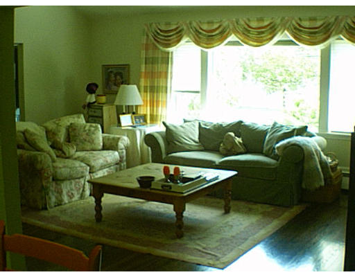 115 Cynthia Road Newton, MA 02459 - Photo 3 of 8