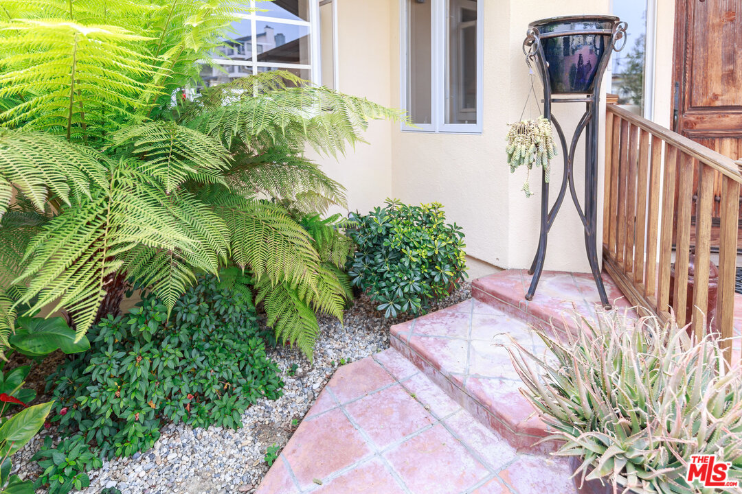 7203 Rindge Avenue Playa del Rey, CA 90293 - Photo 11 of 47