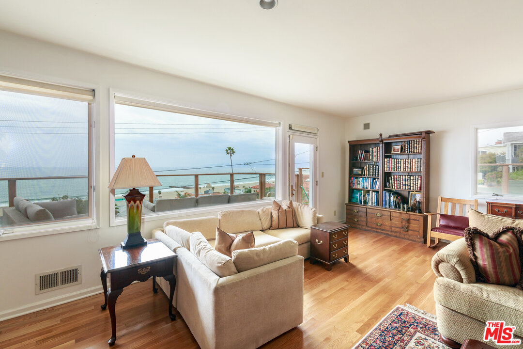 7203 Rindge Avenue Playa del Rey, CA 90293 - Photo 27 of 47