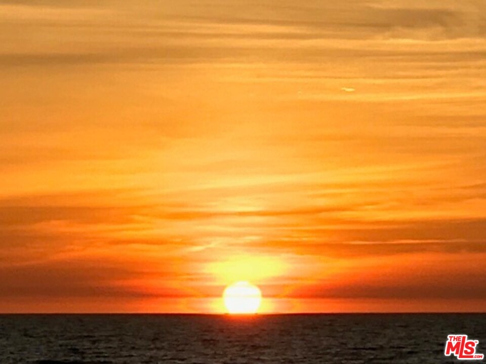 7203 Rindge Avenue Playa del Rey, CA 90293 - Photo 4 of 47