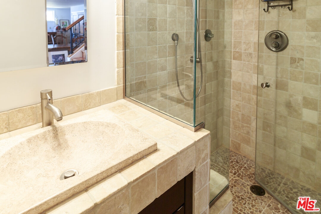 7203 Rindge Avenue Playa del Rey, CA 90293 - Photo 36 of 47