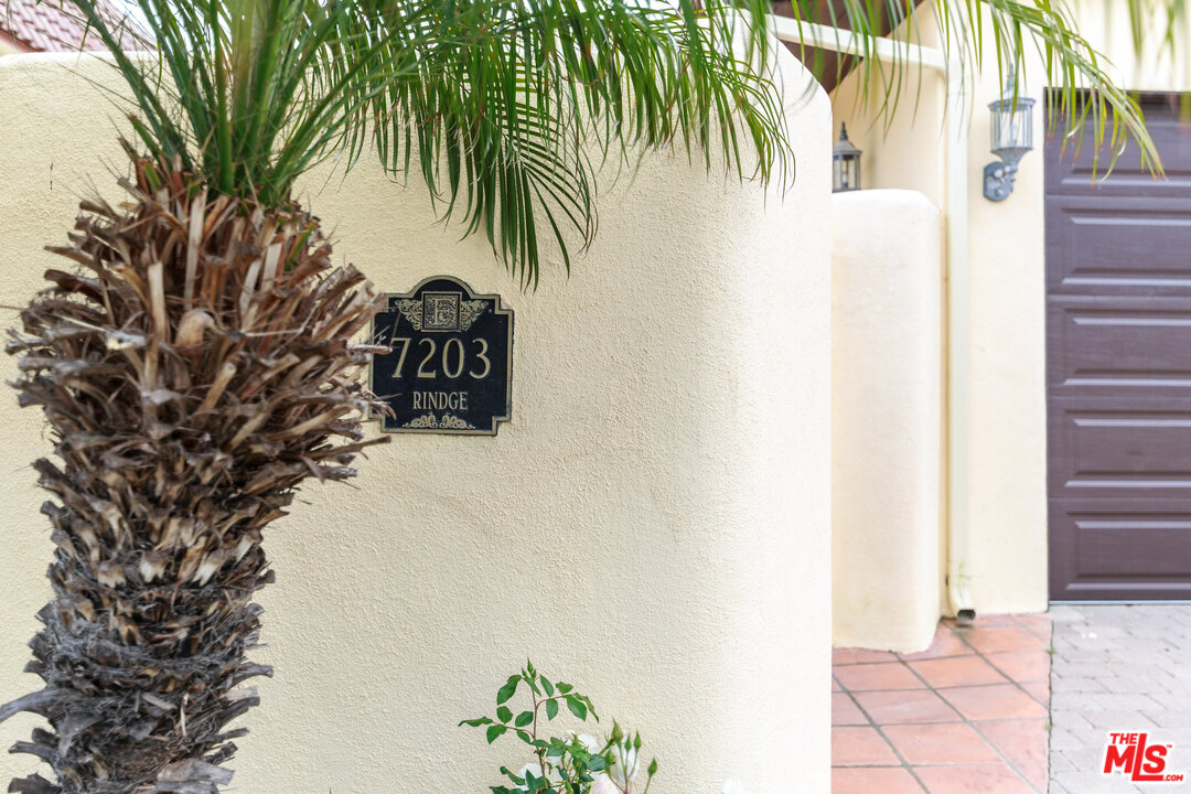 7203 Rindge Avenue Playa del Rey, CA 90293 - Photo 5 of 47