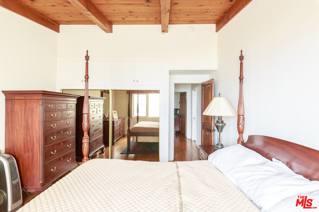 7203 Rindge Avenue Playa del Rey, CA 90293 - Photo 44 of 47