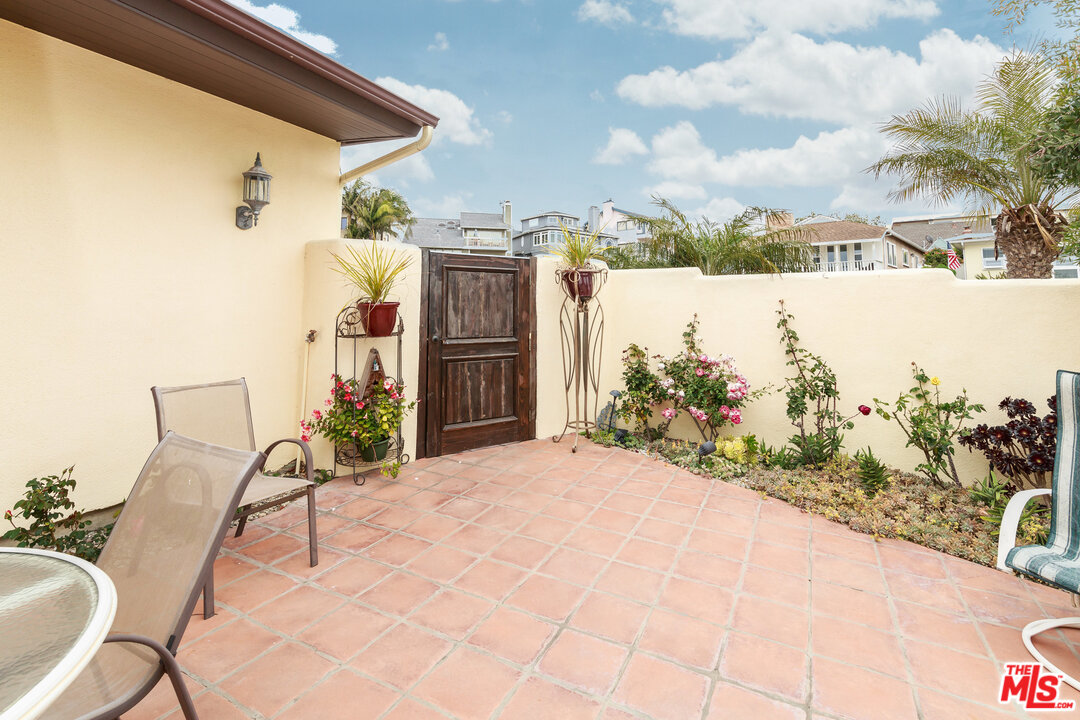 7203 Rindge Avenue Playa del Rey, CA 90293 - Photo 7 of 47