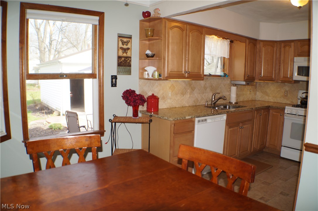 1391 Churchill Road Lyndhurst, OH 44124 - Photo 6 of 18