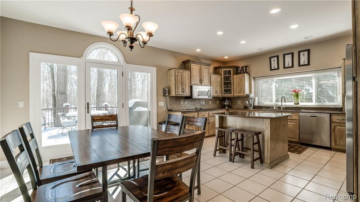 3687 Cedar Shake Drive Rochester, MI 48309 - Photo 9 of 61 Interiors (16 of 70).jpg