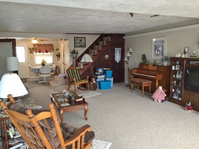 2212 Wolfs Point Drive Rochester, IN 46975 - Photo 7 of 15