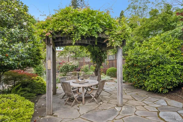 $819,000 | 909 Slater Street, Santa Rosa, CA 95401