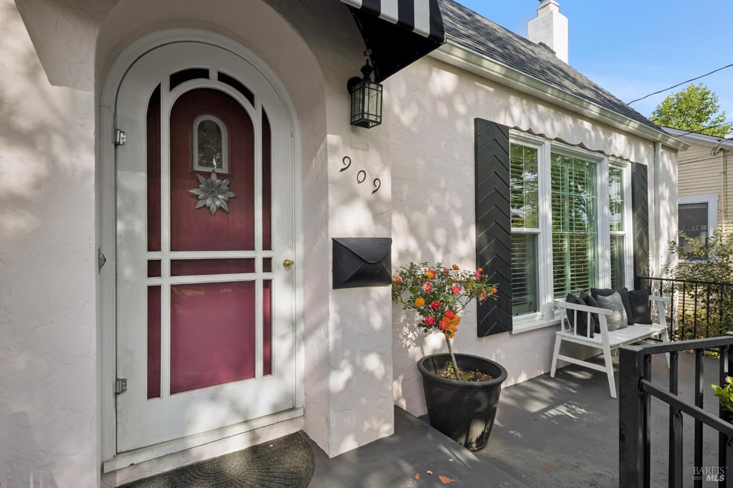 909 Slater Street Santa Rosa, CA 95401 - Photo 3 of 39