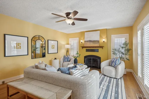 $819,000 | 909 Slater Street, Santa Rosa, CA 95401