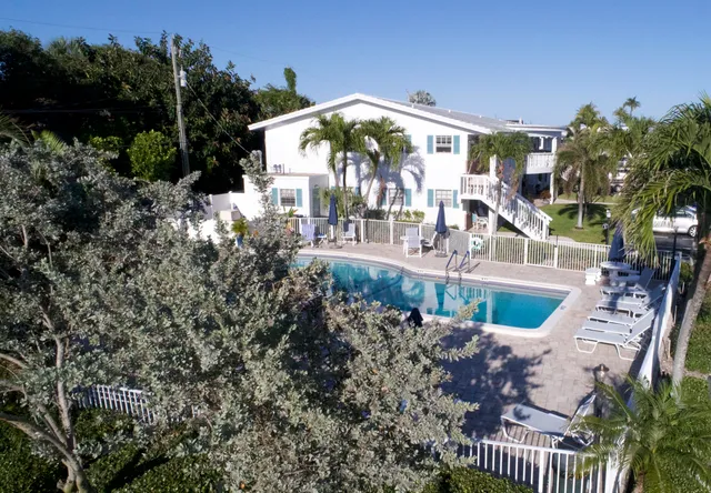 a view of a yard in front of house