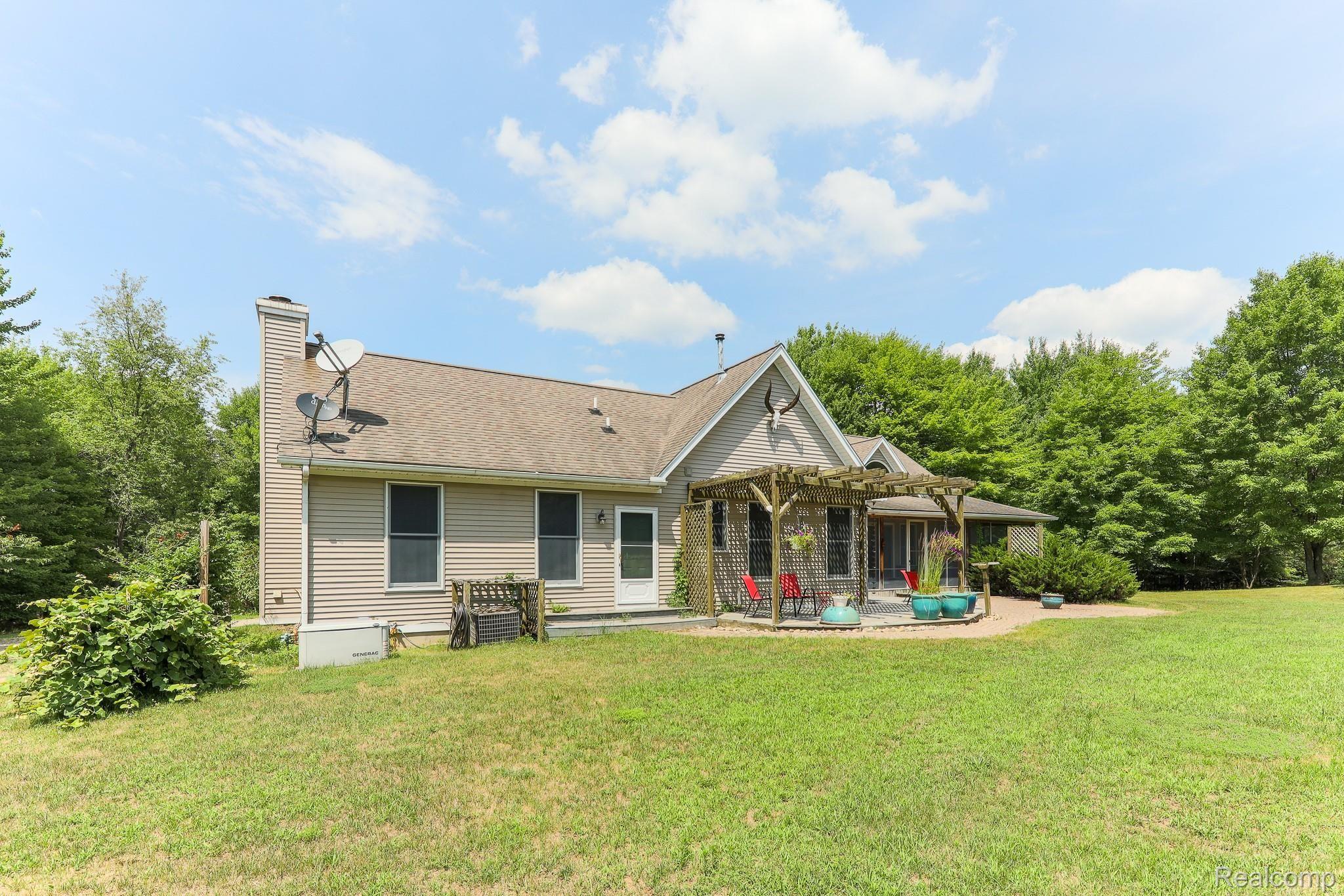 17529 Bowdish Road Gregory, MI 48137 - Photo 15 of 62 17529 Bowdish (18 of 65).jpg
