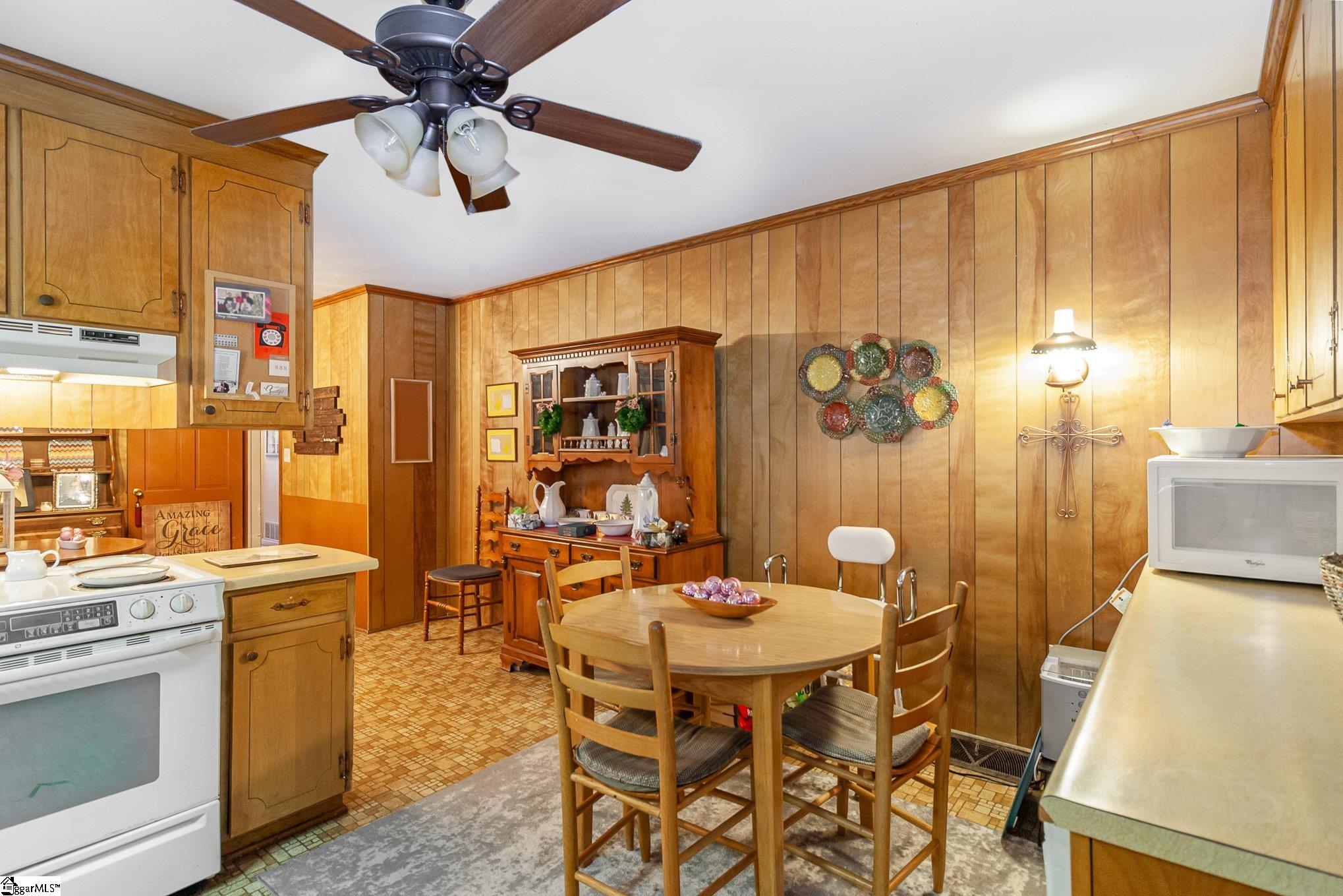 181 State Rd S-30-483 Clinton, SC 29325 - Photo 9 of 27