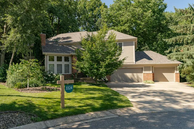 $898,000 | 3324 Fox Hollow Lane Southwest, Rochester, MN 55902