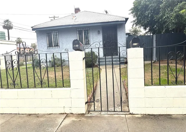 $1,800 | 3850 Dwight Avenue, Riverside, CA 92507