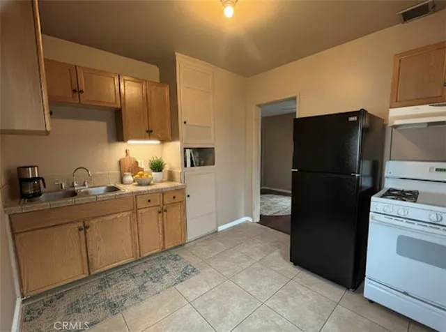 $1,700 | 3850 Dwight Avenue, Riverside, CA 92507