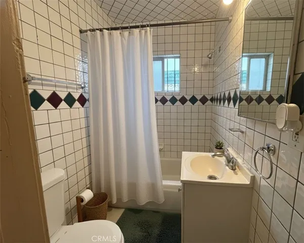 $1,700 | 3850 Dwight Avenue, Riverside, CA 92507