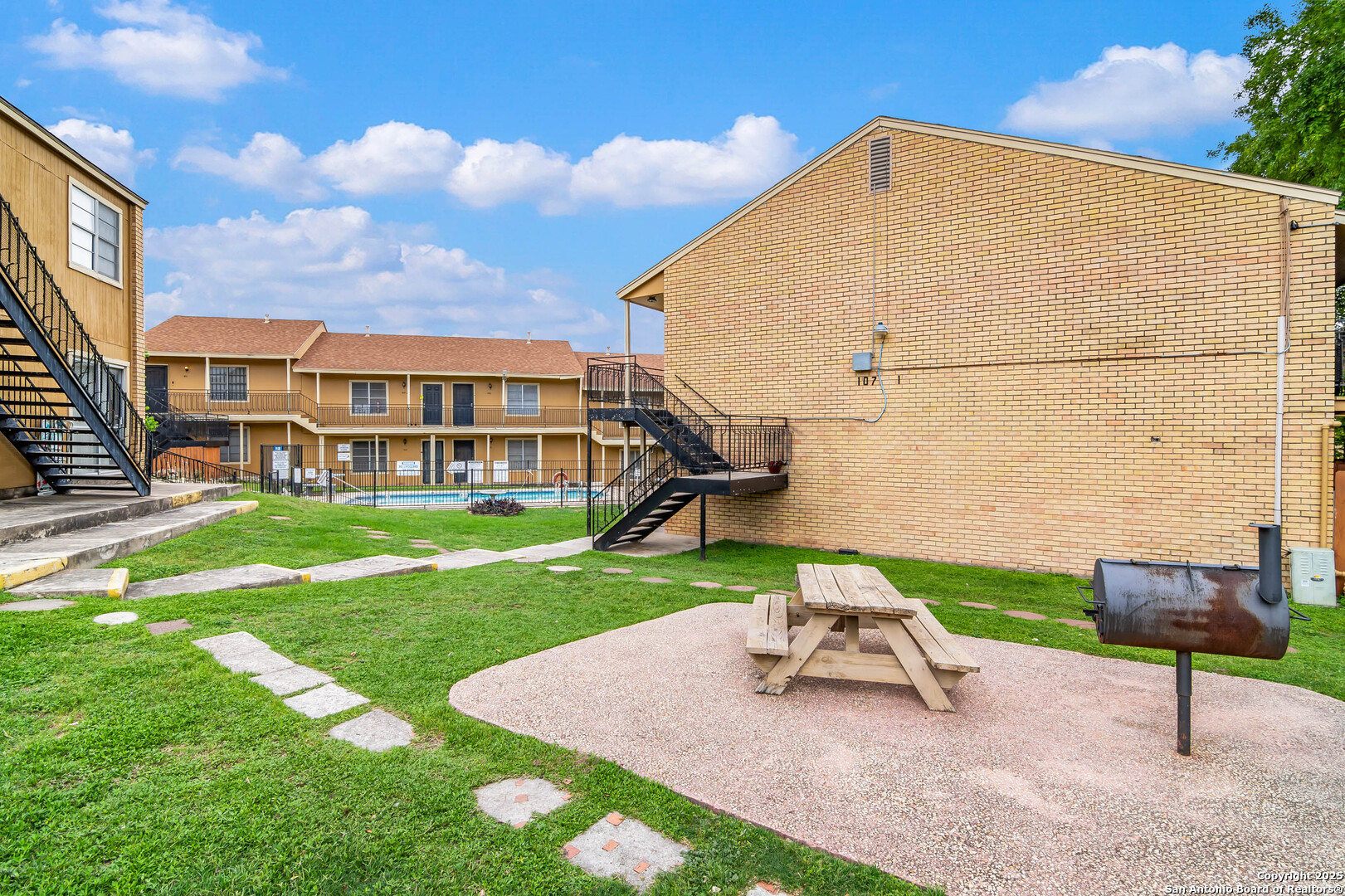 911 Vance Jackson Road, Unit A San Antonio, TX 78201 - Photo 20 of 20 a house view with a garden space
