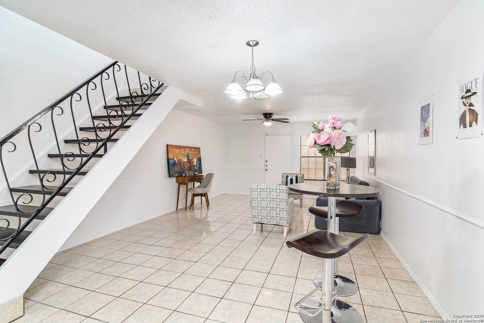 911 Vance Jackson Road, Unit A San Antonio, TX 78201 - Photo 3 of 20 a view of entryway and hall