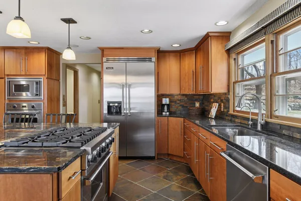 $2,250,000 | 4005 County Road 44, Mound, MN 55364